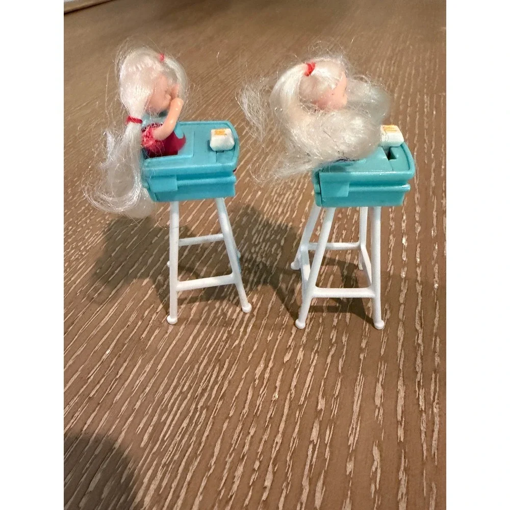 Lot of 2 McDonald's Happy Meal Toy 1998 Barbie Eatin Fun Kelly Dolls